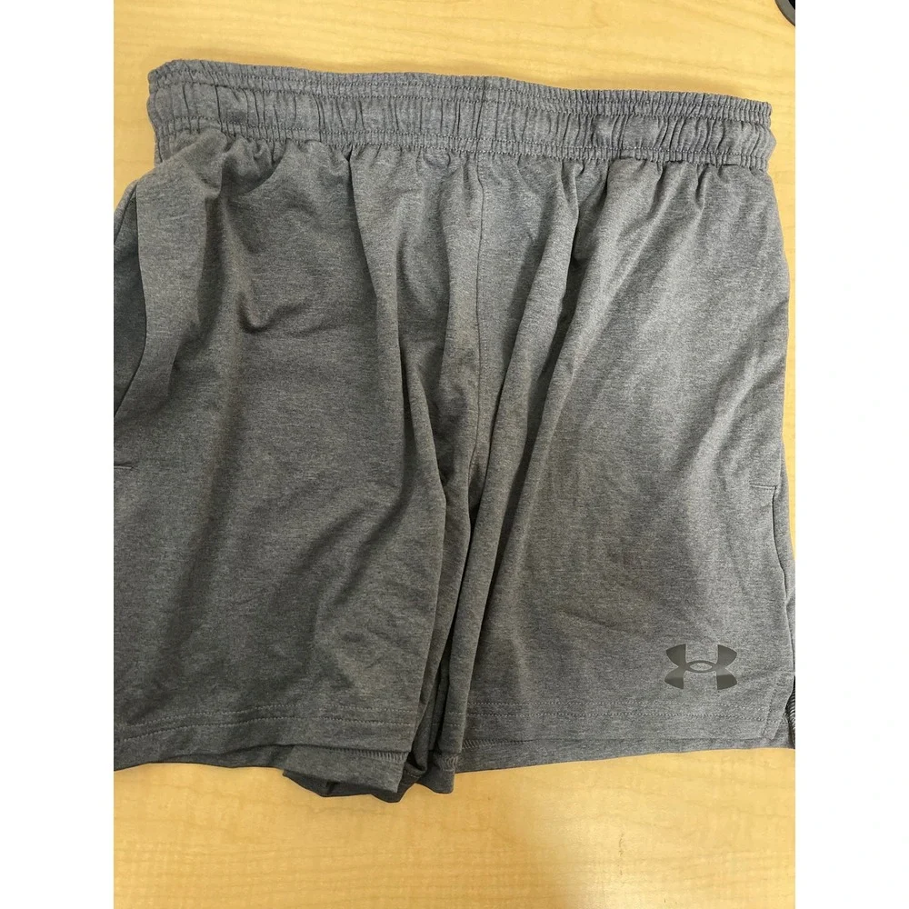 Under Armour Mens HeatGear Loose Fit Athletic Shorts Gray M 6005118